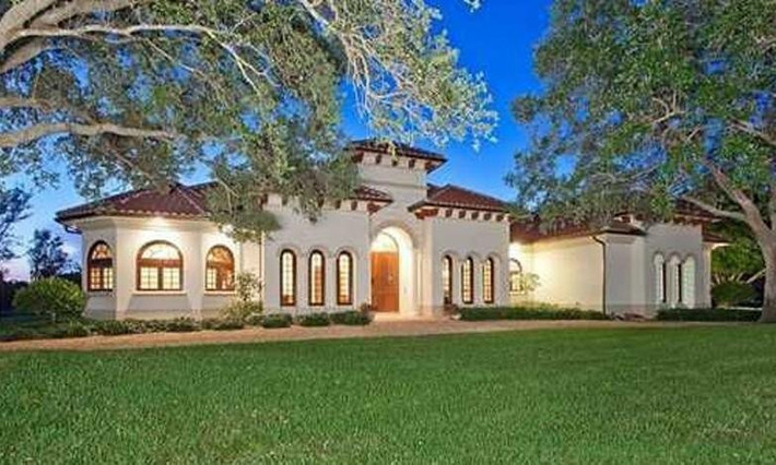 Bill Gates gần đây đã chi đến 8,7 triệu USD để mua một trang trại nuôi ngựa ở Florida. Trang trại này rộng khoảng 4,8 mẫu và có một chuồng ngựa với sức chứa khoảng 20 con.