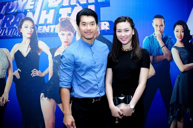 Trương Nam Thành: Sau một thời gian chia tay bạn gái cũ là chị Á hậu Hoàng My, Trương Nam Thành công khai chuyện yêu người mẫu Phạm Thùy Linh. Sinh năm 1989, từng đoạt giải bạc Siêu mẫu Việt Nam 2010 nhưng chỉ từ khi công khai hẹn hò cùng á quân Bước nhảy hoàn vũ 2012, Thùy Linh được biết đến. Cặp đôi hẹn hò được khoảng 6 tháng, ngay sau thời điểm Hoàng Yến - tình cũ của Trương Nam Thành - lên xe hoa.