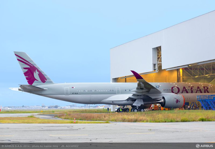 Trong đó, hãng Qatar Airways là khách hàng đầu tiên đặt mua máy bay Airbus A350 XWB cho đội bay của họ và sẽ nhận chiếc máy bay đầu tiên vào cuối năm nay. Chiếc Airbus A350 XWB đang được hoàn thiện và chuẩn bị giao hàng trước cuối năm.