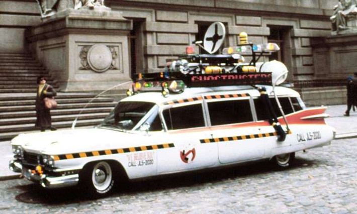 Chiếc Cadillac Ecto-1 xuất hiện trong bộ phim hài khoa học viễn tưởng "Ghostbusters" năm 1984.