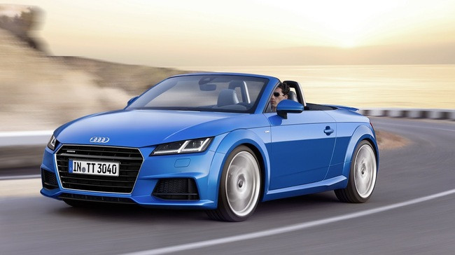 Audi TT Roadster vừa trình làng có mui xếp mềm bằng vải tổng hợp, với khả năng đóng/mở chỉ trong 10 giây khi đi ở vận tốc 50 km/h. Tại Đức, Xe sẽ được bán ra ngay sau khi được trình làng tại Paris Motor Show 2014 với giá từ 37.900 Euro (khoảng 48.728 USD) cho bản động cơ xăng.