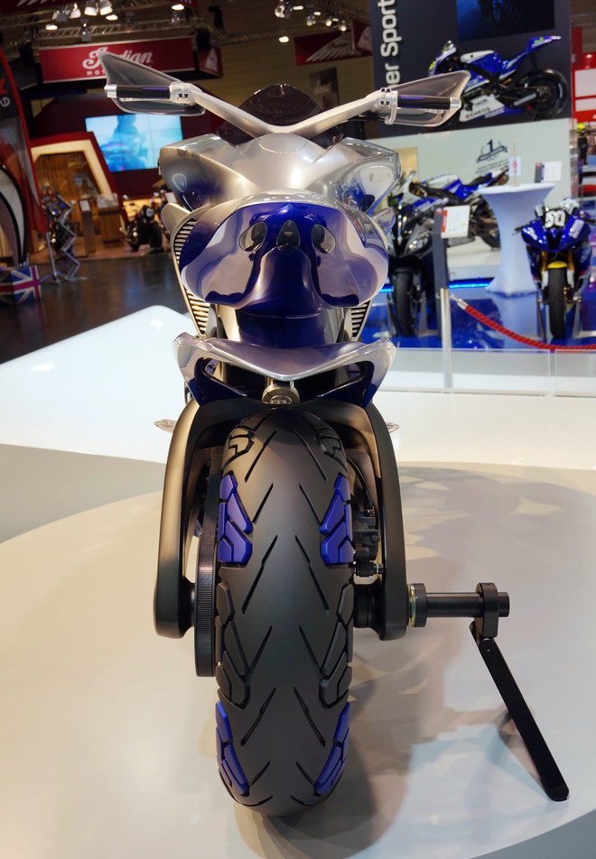 Hãng Yamaha cho biết, bộ khung của 01GEN Concept cho phép người dùng sử dụng xe vào hai mục đích lái khác nhau như đi trên địa hình off-road và chạy phố.