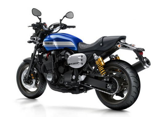 Ngoài ra, Yamaha còn giới thiệu mẫu naked-bike cỡ lớn 1.300 phân khối với 2 phiên bản thể thao XJR1300...
