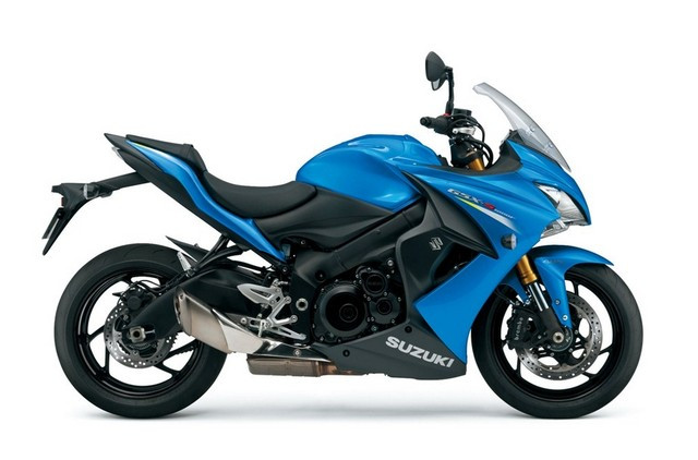 Cùng với đó là phiên bản với yếm gió đầy đủ mang tên GSX-S1000F.