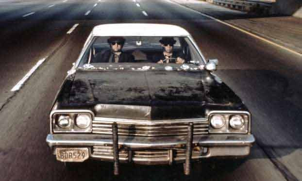 Dodge Monaco đời 1974 hay còn gọi là Bluesmobile, gắn liền với bộ phim hài "The Blues Brothers" sản xuất vào những năm 1980.