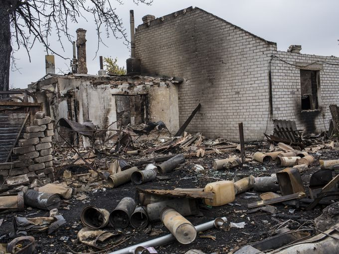 Đống đổ nát ở sân bay Donetsk là kết quả của những cuộc giao tranh ác liệt kéo dài nhiều tuần qua giữa lực lượng ly khai và công lực Ukraine.