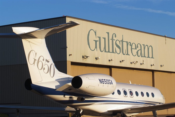 Máy bay G650 được chế tạo làm máy bay cá nhân với khoang cabin cao nhất, dài nhất và rộng nhất. Sức chứa của nó là 12 người, trong đó có 8 khách và 4 phi hành gia.