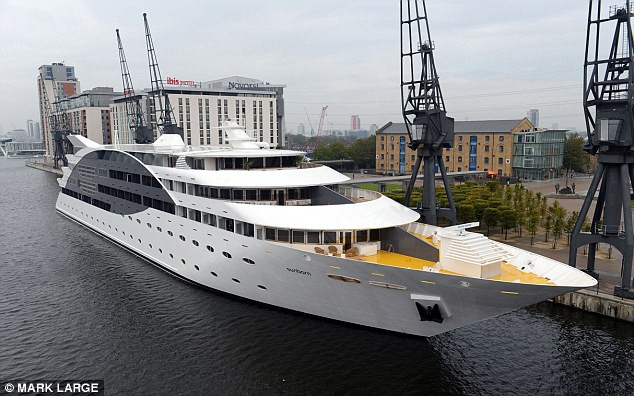 Khách sạn nổi 4 sao Sunborn London đã được kéo tới dọc bờ sông Thames từ tháng 4 và chỉ mới bắt đầu khai trương từ hôm 1/10.