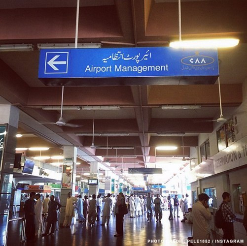 Còn tại sân bay Islamabad Benazir Bhutto, hành khách rất khó chịu vì bị các nhân viên hải quan thường xuyên nhũng nhiễu, “vòi tiền”.