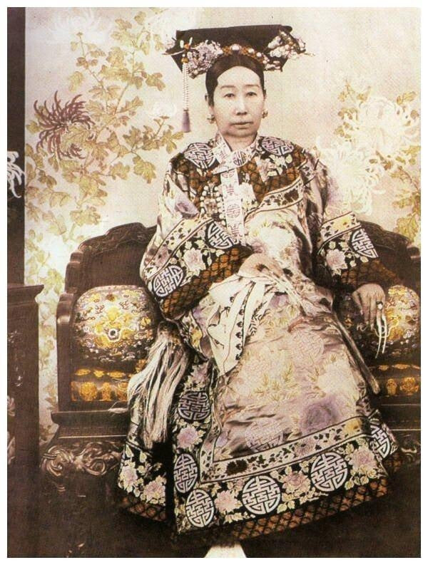 An Đức Hải đã hoàn thành sứ mệnh của mình. Khi hoàng đế Hàm Phong nhìn thấy Từ Hi, ông hoàn toàn bị mê hoặc bởi nhan sắc của cung phi này. Vì vậy, ngay sau đó Từ Hi từ Lan Quý nhân được tấn phong lên 1 cấp là Tần phi, kế tiếp lần lượt bà được sắc phong thành Ý phi, Quý phi và cuối cùng là Hoàng hậu.
