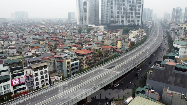 Mục tiêu của Sở GTVT Hà Nội và các cơ quan chuyên môn đối với dự án này là làm sao đường trên cao đường Vành đai 2 trên cao thông xe nhưng Ngã Tư Vọng, Ngã Tư Sở không bị ùn ứ phương tiện, gây phát sinh các điểm đen ùn tắc mới.