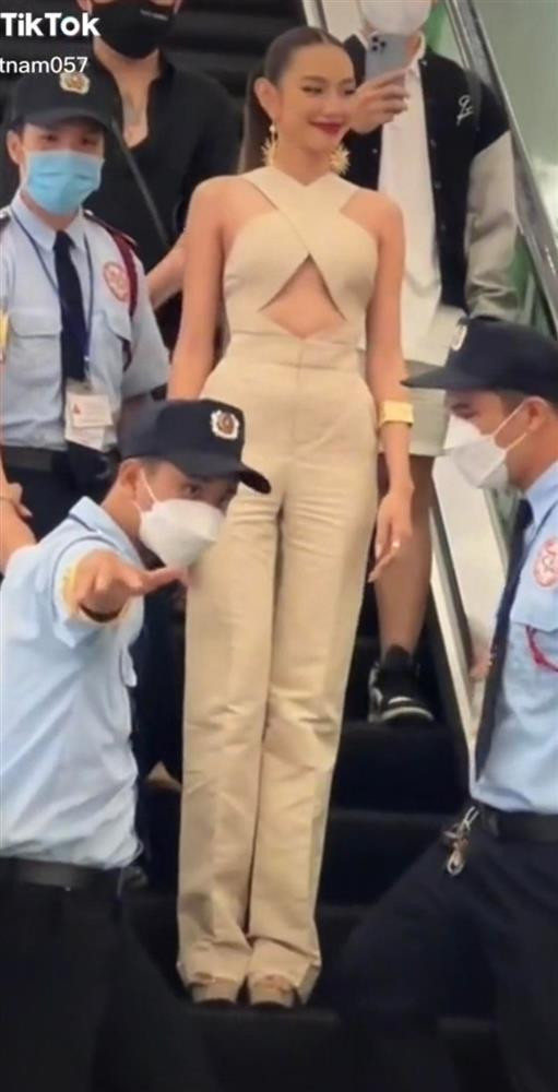 gay cả Hoa hậu Hoà bình Quốc tế Nguyễn Thúc Thùy Tiên cũng rơi vào tình huống tương tự.