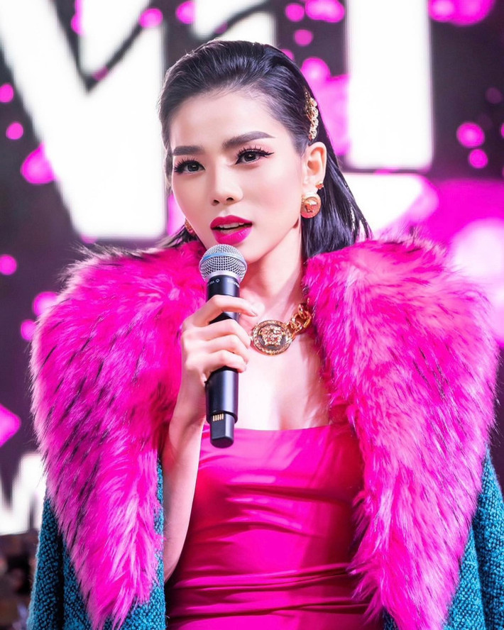 Lệ Quyên tự nhận mình là “cô bé màu hường".