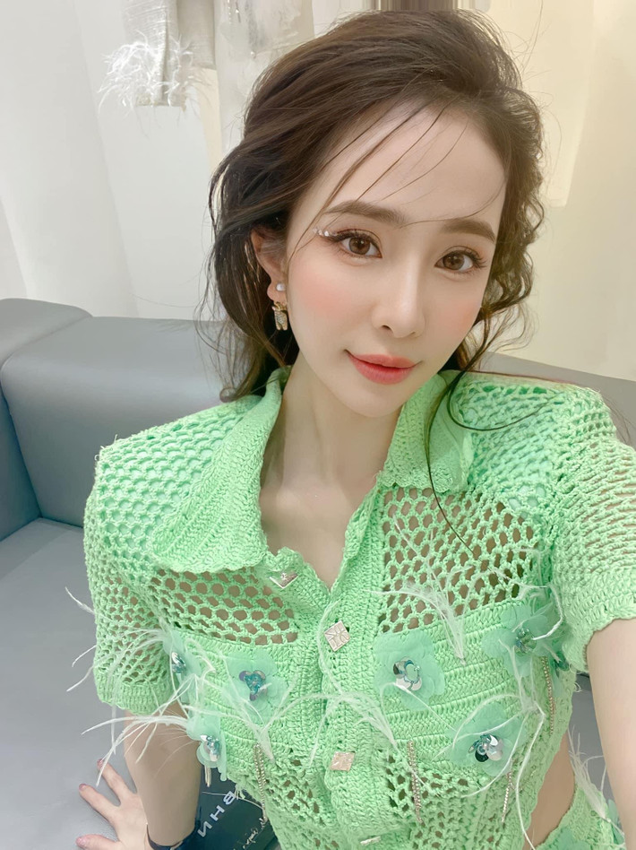 Quỳnh Nga chia sẻ tâm trạng: “Chưa biết rõ lòng mình, thì làm sao xác định được tâm ý người ta?”.
