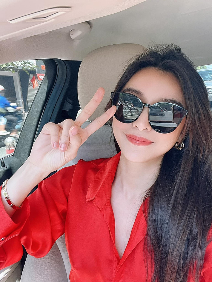 Cao Thái Hà nhắc nhở bản thân lúc nào cũng phải vui vẻ.