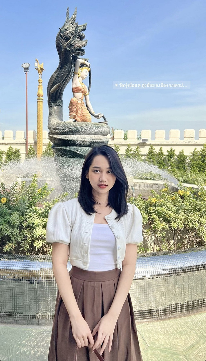 Trúc Anh "Mắt biếc" khoe vẻ đẹp dịu dàng tại xứ sở chùa vàng - Thái Lan