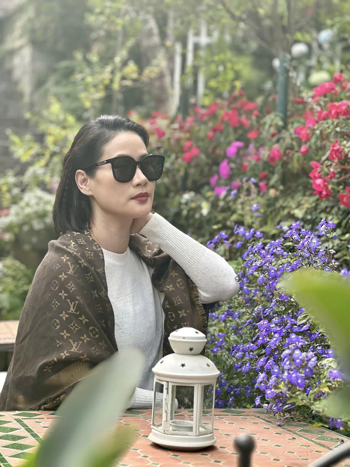 Thân Thuý Hà thừa nhận: “Sống ảo cũng là cách làm cho bản thân được vui và mình ảo hoài luôn ấy".