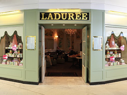 Nhà hàng Laduree tại sân bay Paris Charles de Gaulle của Pháp được xếp hạng thứ 7.