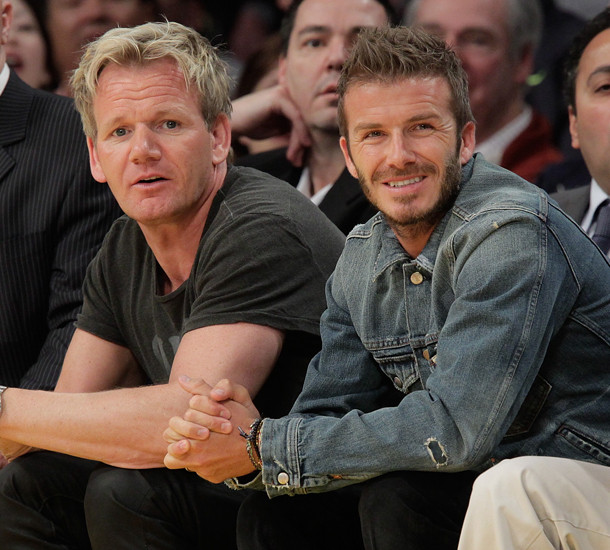 Cầu thủ David Beckham (phải) và đầu bếp Gordon Ramsay là cặp bạn thân trong nhiều năm. Sau khi giã từ sự nghiệp bóng đá, Beckham đã bắt tay cùng bạn thân chuẩn bị mở nhà hàng Union Street Café, nằm ngay bên bờ sông Thames ở Borough, London.
