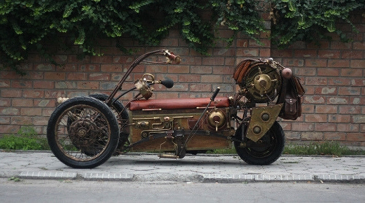 Chiếc xe được chủ nhân đặt tên là “the steampunk trike” và ông thường “lướt phố” bằng nó vào mỗi buổi sáng.