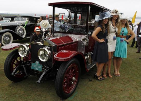 Các chuyên gia ước tính, dù chỉ diễn ra trong vài ngày nhưng những cuộc giao dịch mua bán xe tại Pebble Beach Concours d’Elegance có trị giá tới 325 triệu USD. Con số này vào năm ngoái là 265 triệu USD.
