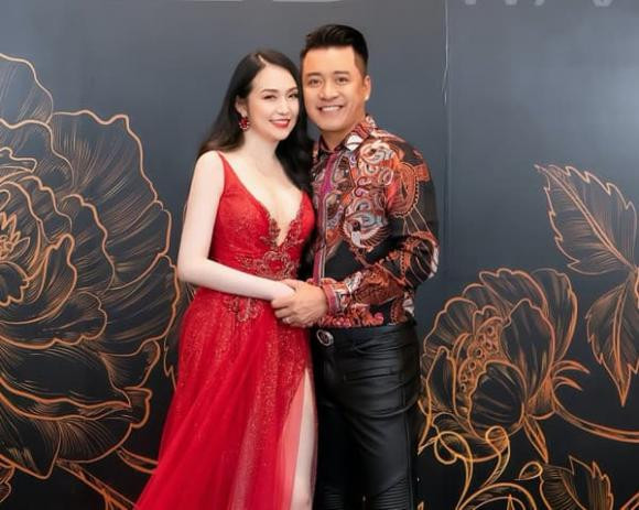 Chính điều này khiến cuộc sống của hai vợ chồng sung túc, giàu có.