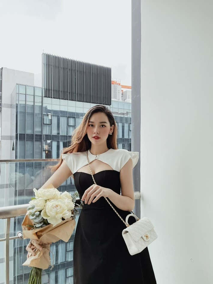 "Sài Gòn hãy cùng nhau giữ gìn sức khoẻ, chống dịch an toan và trở lại cuộc sống bình thường mới thôi", Á hậu Tường San cũng háo hức ngày Sài Gòn dần trở lại cuộc sống bình thường.
