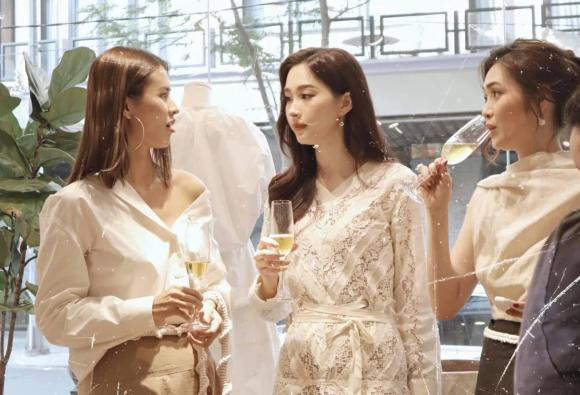 Khoảnh khắc bị chụp lén của Đặng Thu Thảo khiến dân tình cảm thán vì nhan sắc lẫn thần thái đều là "đỉnh của chóp".