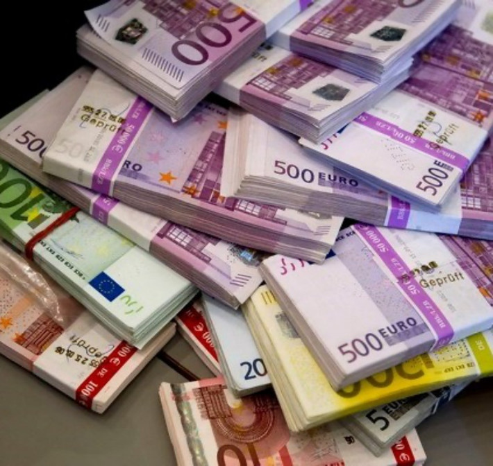 Không chỉ dừng lại ở đó, các nhà đầu tư còn phải đóng góp tối thiểu từ 200 nghìn euro (khoảng 4,9 tỷ đồng) cho Quỹ Nghiên cứu và Phát triển và Tổ chức Phát Triển Đất Đai của đảo này.