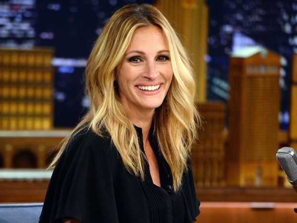 Mới đây, ngôi sao Hollywood Julia Roberts thừa nhận cô từng ghen tức với các bạn đồng lứa như Halle Berry khi họ được chọn vào danh sách những người phụ nữ quyến rũ nhất thế giới trong khi mình thì luôn bị cho ra rìa.