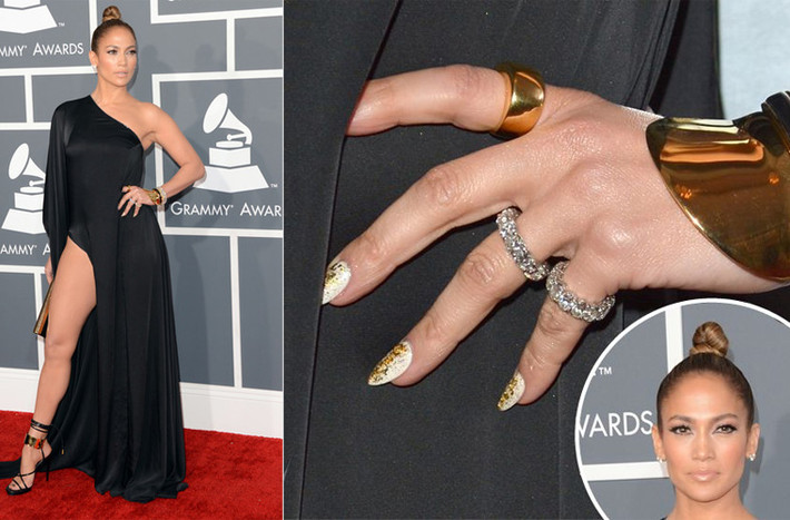 Jennifer Lopez chơi trội với bộ móng tay trị giá 250.000 USD (hơn 5,2 tỷ đồng) do Azature thực hiện. Giá tiền sơn sửa bộ móng tay của nữ hoàng Latin trị giá bằng cả chiếc xe hơi.