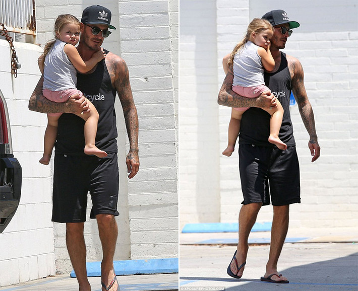 Thời gian này không còn thi đấu nữa, nên Beckham có nhiều thời gian dành cho con cái hơn.
