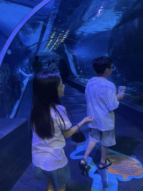 Gia đình Vân Hugo đi du lịch ở Thái Lan.