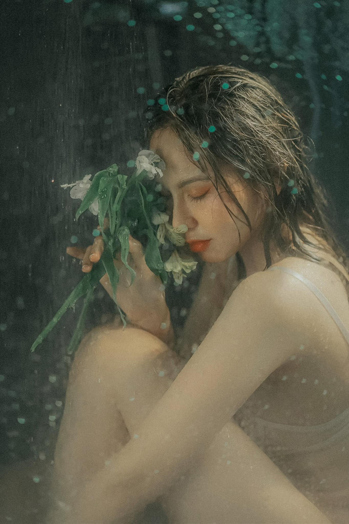Hoa hậu Diễm Hương chụp sexy với nội y.