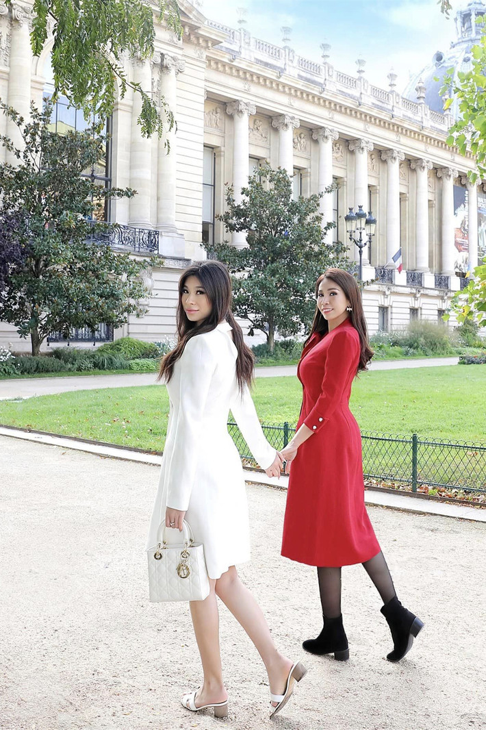 Diễn viên Lý Hương và con gái sành điệu dạo phố Paris, Pháp những ngày thu.