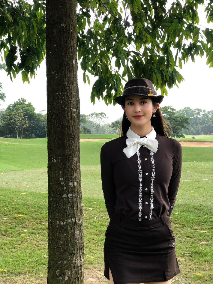 Á hậu Huyền My đăng ảnh xinh đẹp và hài hước nói: ''Ám ảnh đến mức ngủ cũng mơ thấy đánh hỏng nhưng ảnh vẫn phải lồng lộn''.