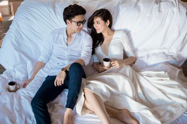 Dương Tú Anh khoe ảnh ngọt ngào bên chồng.