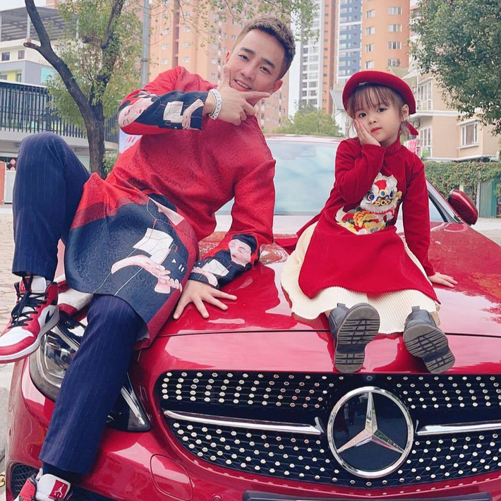 Diễn viên Duy Nam bên con gái.