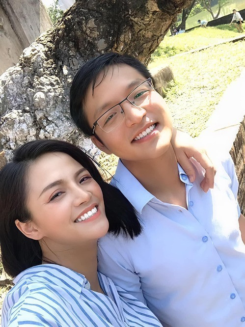 Thu Quỳnh khoe hình ảnh em trai nhân ngày sinh nhật, nụ cười toả nắng của cả hai được người hâm mộ khen ngợi.