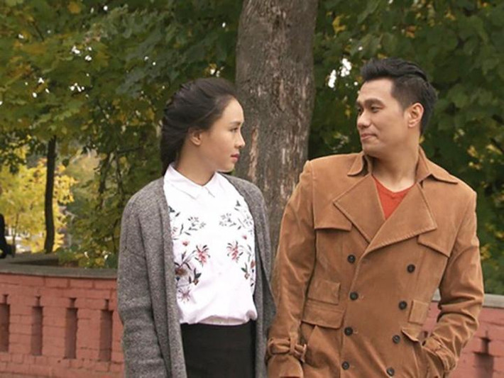 Tuy nhiên ngoài Hồng Đăng, Việt Anh cũng từng góp mặt trong các bộ phim có Hồng Diễm như Matxcova mùa thay lá, Hướng dương ngược nắng, và sắp tới là Người vợ tốt.