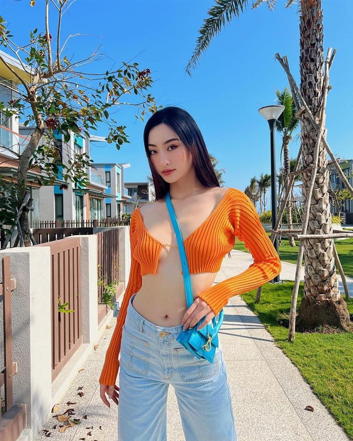 ù vòng 1 không thuộc hàng khủng song mỹ nhân sinh năm 2000 "nghiện" thả rông.