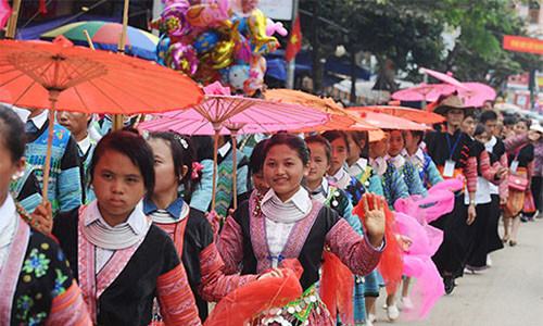 Tâm điểm là đêm 1/9, mọi người sẽ chơi thâu đêm suốt sáng. Nhiều đôi trai gái nên vợ, nên chồng từ những ngày Tết Độc Lập như thế này.