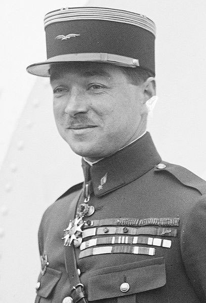 Đại úy René Fonck (1894 – 1953) là phi công xuất sắc người Pháp làm nhiệm vụ cho quân Đồng minh trong Chiến tranh thế giới thứ 1. Ông nổi tiếng với chiến tích bắn hạ 142 máy bay địch, trong đó có 75 máy bay Đức trong 500 giờ bay.