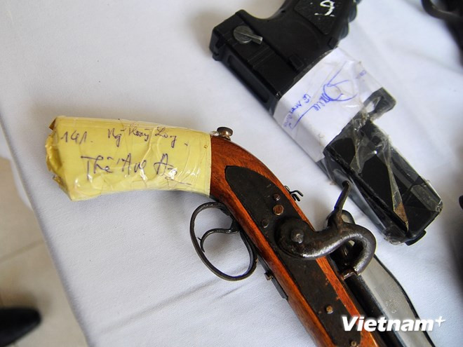 Các đối tượng manh động sẵn sàng sử dụng vũ khí "nóng" chống trả lực lượng 141 để thoát thân.