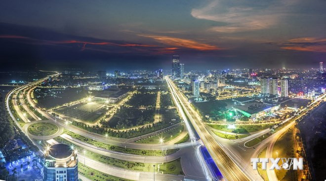 Nút giao thông Đại lộ Thăng Long – Phạm Hùng – Nguyễn Chí Thanh, một trong những công trình giao thông trọng điểm của Hà Nội.