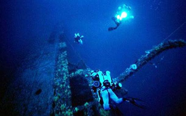 Tàu HMHS Britannic được đóng để phục vụ nhu cầu chuyên chở hành khách qua Đại Tây Dương. Tuy nhiên, trong Chiến tranh thế giới 1, Britannic được đưa vào biên chế của quân đội, với vai trò là tàu quân y. Vào ngày 21/11/1916, HMHS Britannic đâm phải thủy lôi và chìm ngoài khơi đảo Kea, Hy Lạp cùng với 30 người có mặt trên tàu. Britannic được mệnh danh là xác tàu đắm ngoạn mục nhất thế giới.