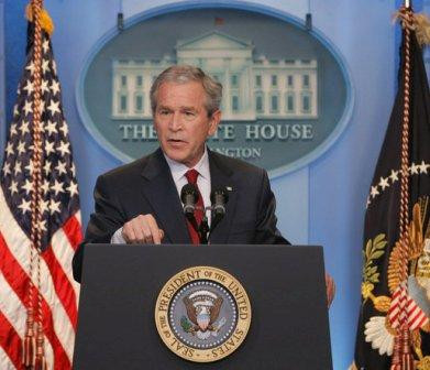 Tổng thống George W. Bush từng có thời gian theo đuổi sự nghiệp kinh doanh dầu ở Midland, Texas giống như cha ông từng làm.