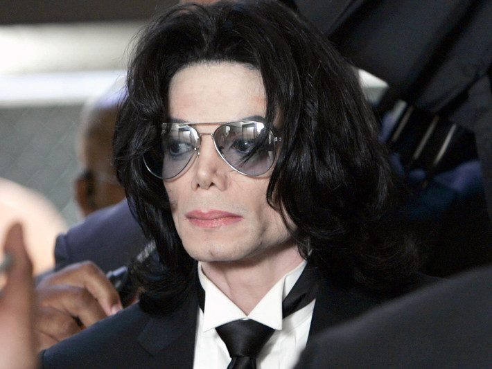 Khi còn nhỏ, Michael Jackson rất nghịch ngợm, hay trêu đùa chị gái La Toyah bằng cách lén bỏ nhện vào giường ngủ của chị.