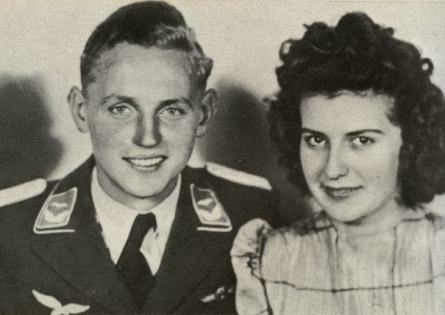 Erich Hartmann (1922 – 1993) là phi công chiến đấu nổi tiếng của Không quân Đức quốc xã và chưa từng bị bắn rơi trong Chiến tranh thế giới 2. Với thành tích 352 chiến công chính thức trong 1.404 lần bay và 825 lần không chiến, Hartmann được đặt biệt danh "Quỷ Đen".