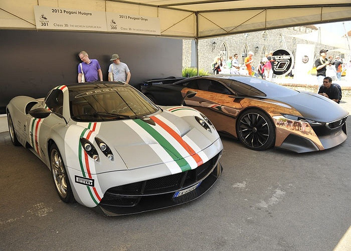 Cặp đôi siêu xe triệu đô Pagani.